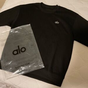 ALO Yoga Men's Classic Black Crewneck Sweater